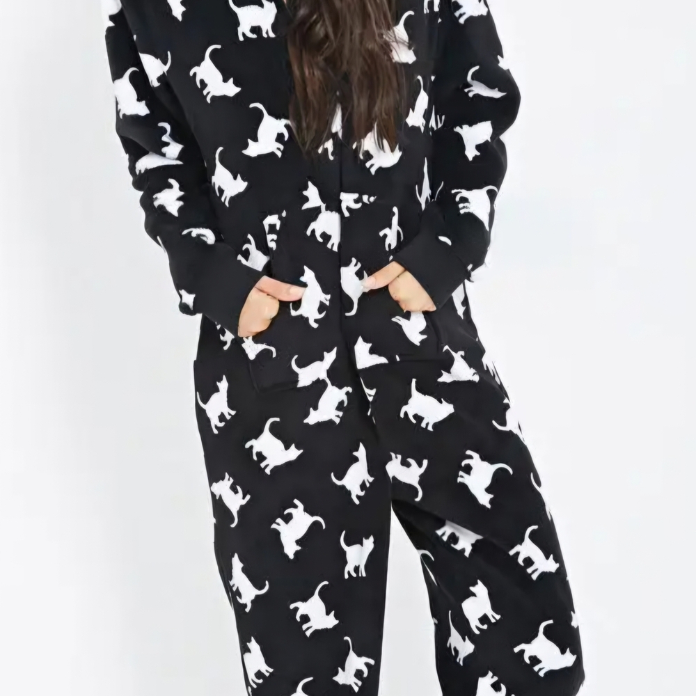 Like New ever 21 Onesie Pajama Long Sleeves Zips Black White Cat Design Size M